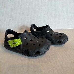 CROCS Kids Black Water Shoes with Lime Strap